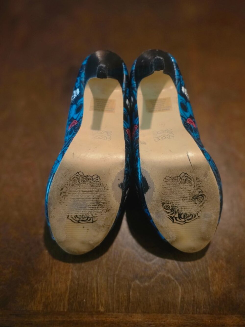 Iron Fist Blue Skull & Rose Heels — Bright Blue Graphic Print — Rare Size 9 - Picture 6 of 6